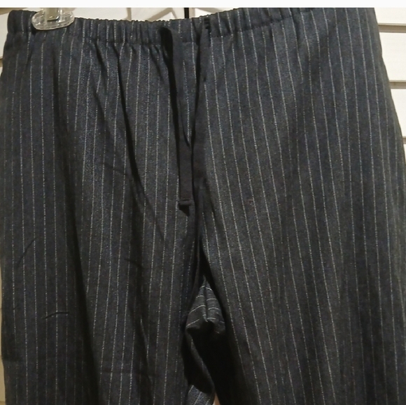 Silence +Noise Grey White Pin Striped Pants - Picture 2 of 6